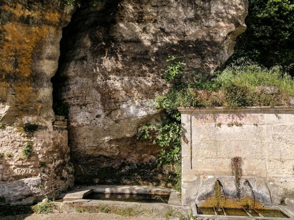 Les Cabanes De La Fontaine Лакост Экстерьер фото